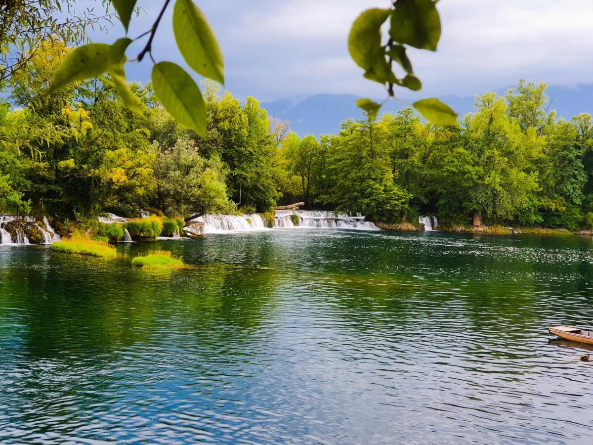 Holiday home Waterfall view Bihać Exteriör bild